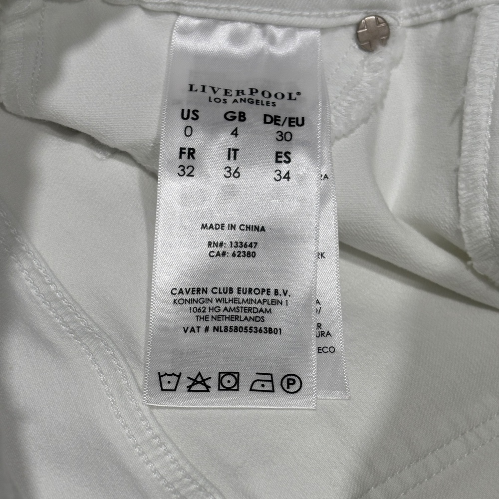 Liverpool Los Angeles "Chloe" Pull-on Bermuda Shorts - White Size 0/25 - Picture 9 of 11